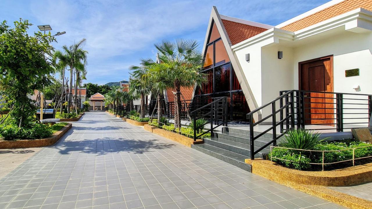 Vakara Hotel 4*