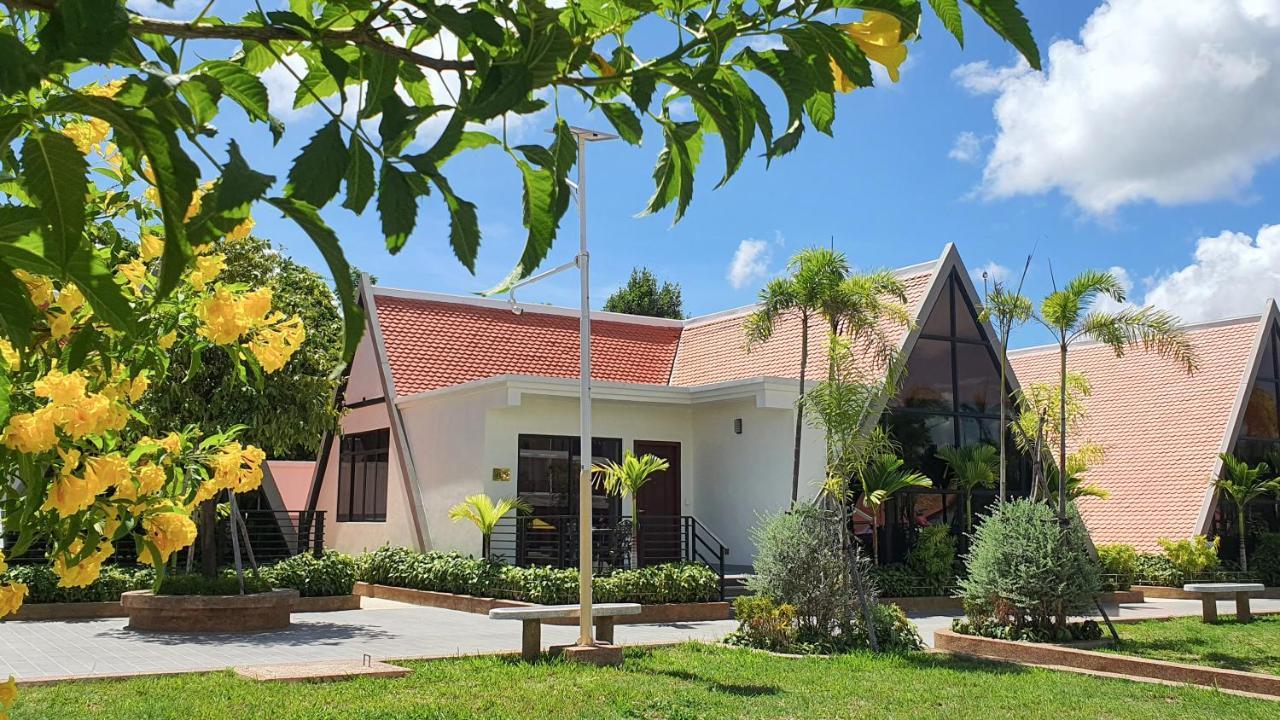 Vakara Hotel 4*
