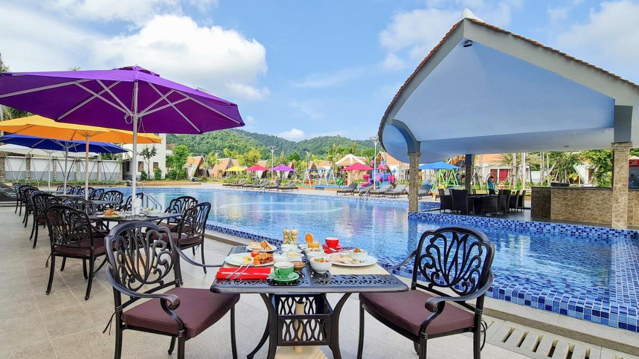 Hotel Vakara 4*