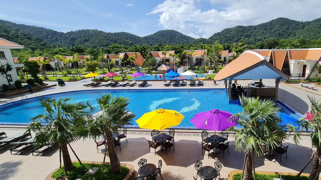 Vakara Hotel 4*